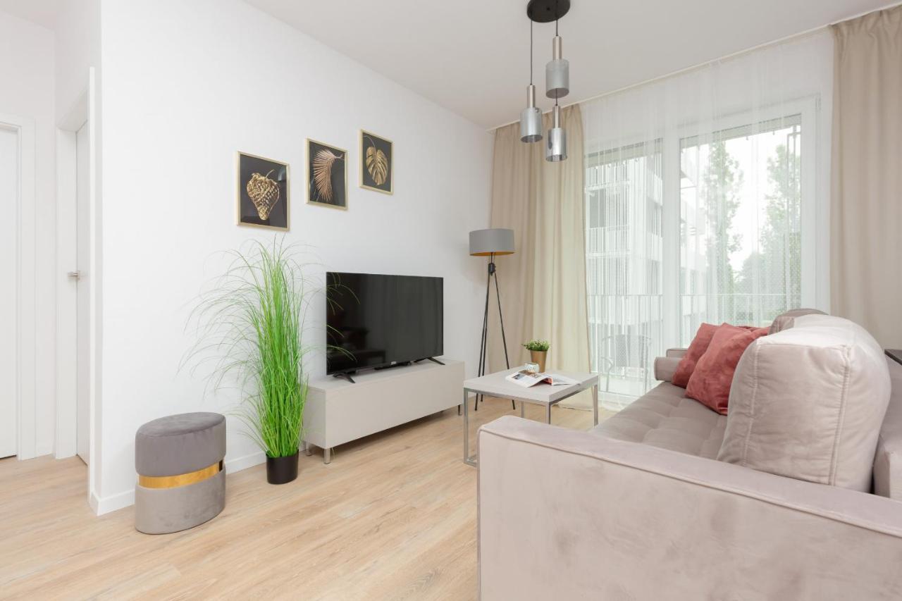 Stacja Wola Apartment Guminska By Noclegi Renters Warschau Exterior foto