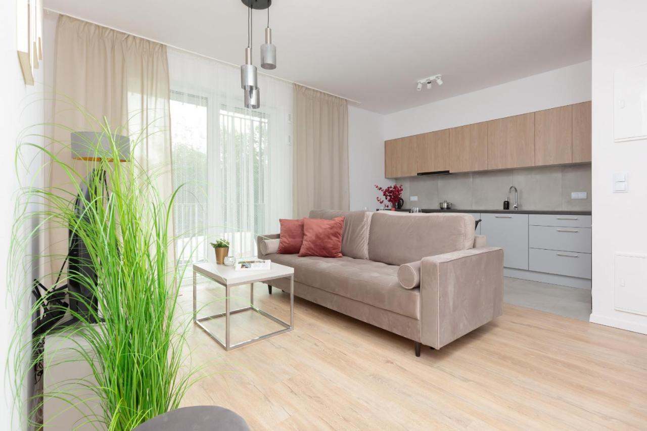 Stacja Wola Apartment Guminska By Noclegi Renters Warschau Exterior foto