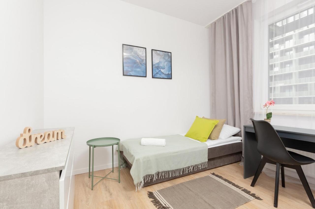 Stacja Wola Apartment Guminska By Noclegi Renters Warschau Exterior foto